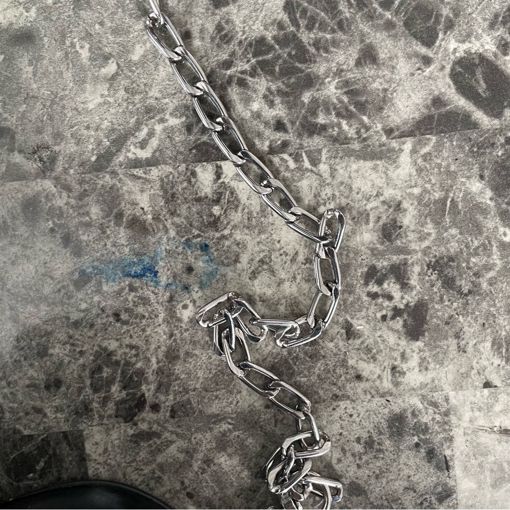 (Fake) Razor Blade Leather Chain Heart Bag - Picture 10 of 16
